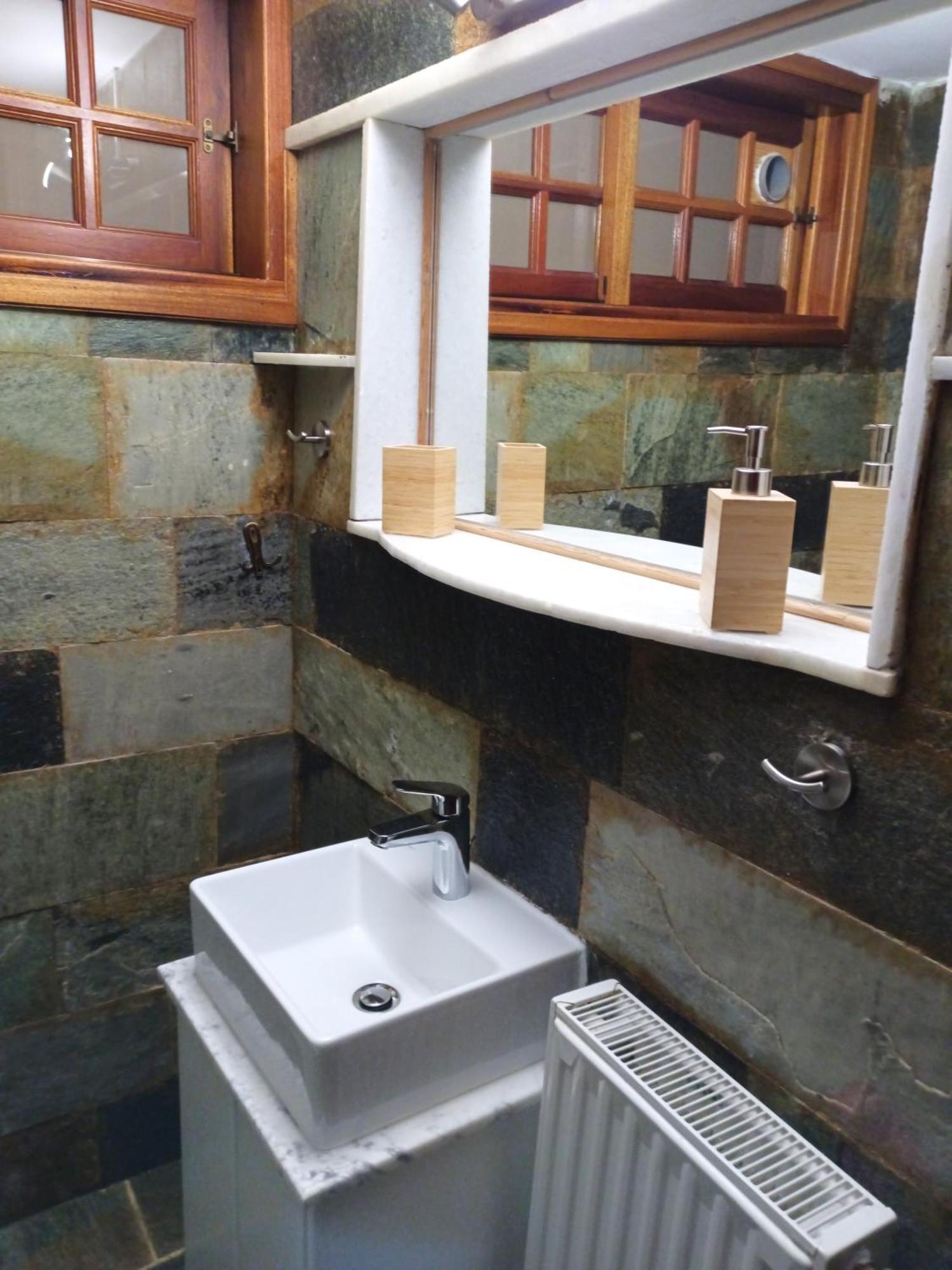 Seaside Haven Kineta Villa ภายนอก รูปภาพ